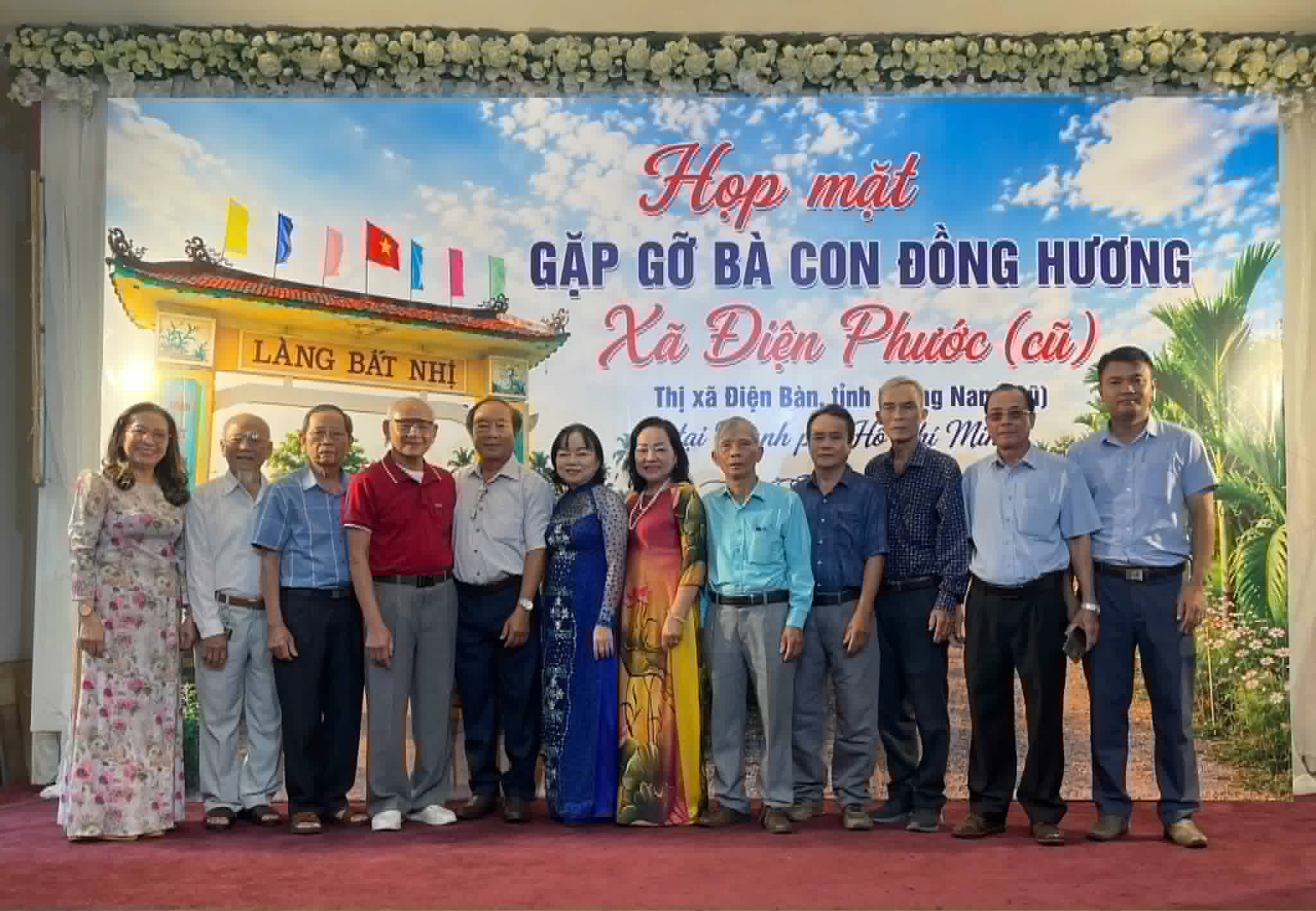 Luật sư Bình Minh trong buổi gặp mặt đồng hương